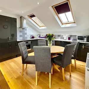  Apartment 7 Bluebridge Court With Free Parking United Kingdom